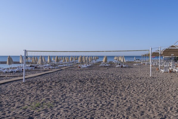 Private beach nearby, free beach shuttle, sun-loungers, beach umbrellas - Lavia Hotels Lara  (Antalya)