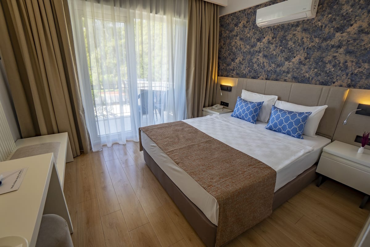 Minibar, wifi gratis, ropa de cama