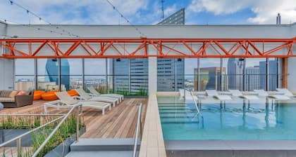 26th FL Bold CozySuites w/pool, gym, roof