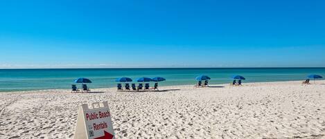 بالقرب من الشاطئ