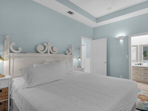 3 bedrooms, desk, iron/ironing board, free WiFi - Cottage Near Pool, Walk to Beach, Cafe, and Shopping (Destin)