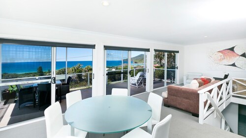 Stunning Views from 15 Seaview Street