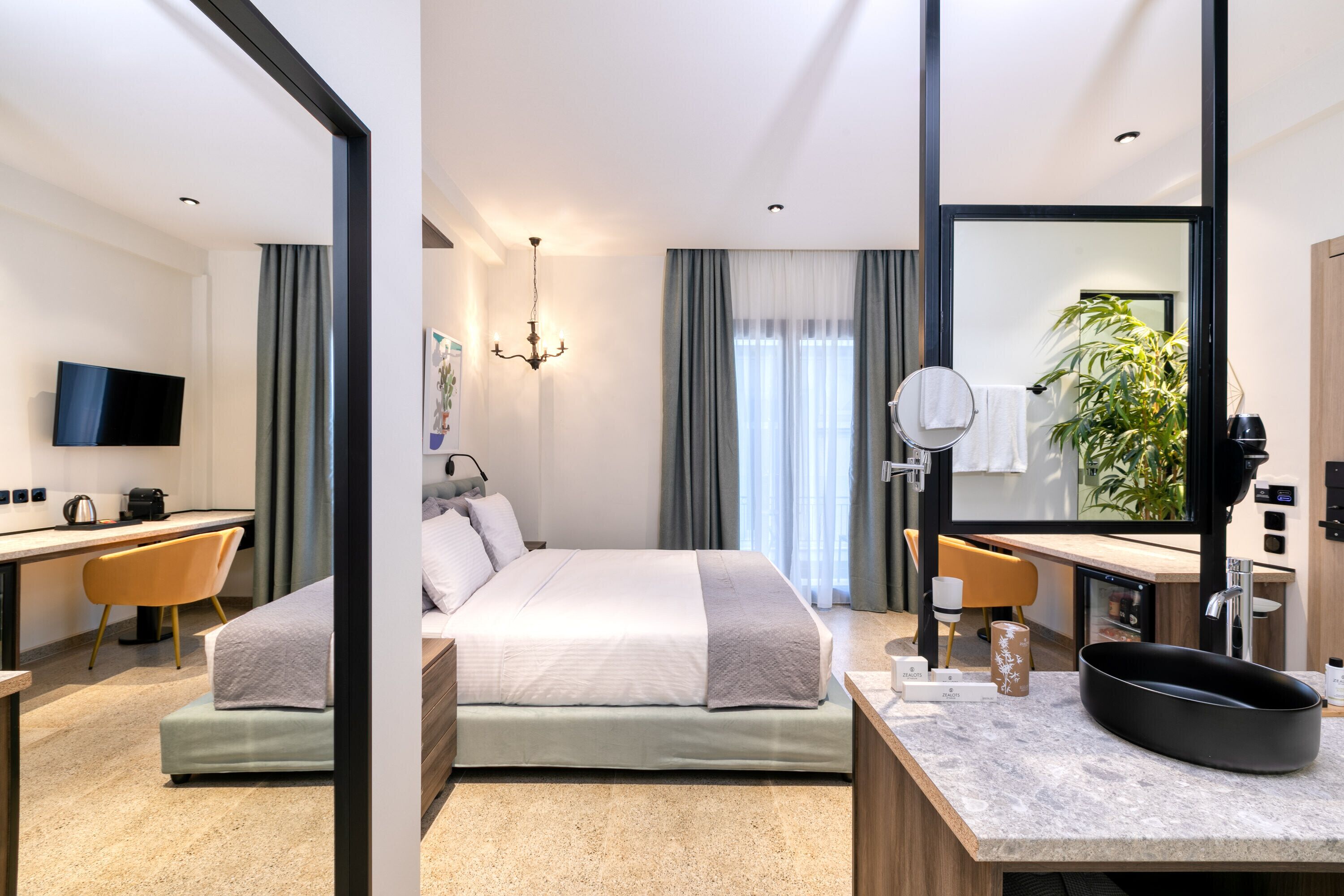 standard double room | 1 bedroom, premium bedding, memory-foam beds, minibar