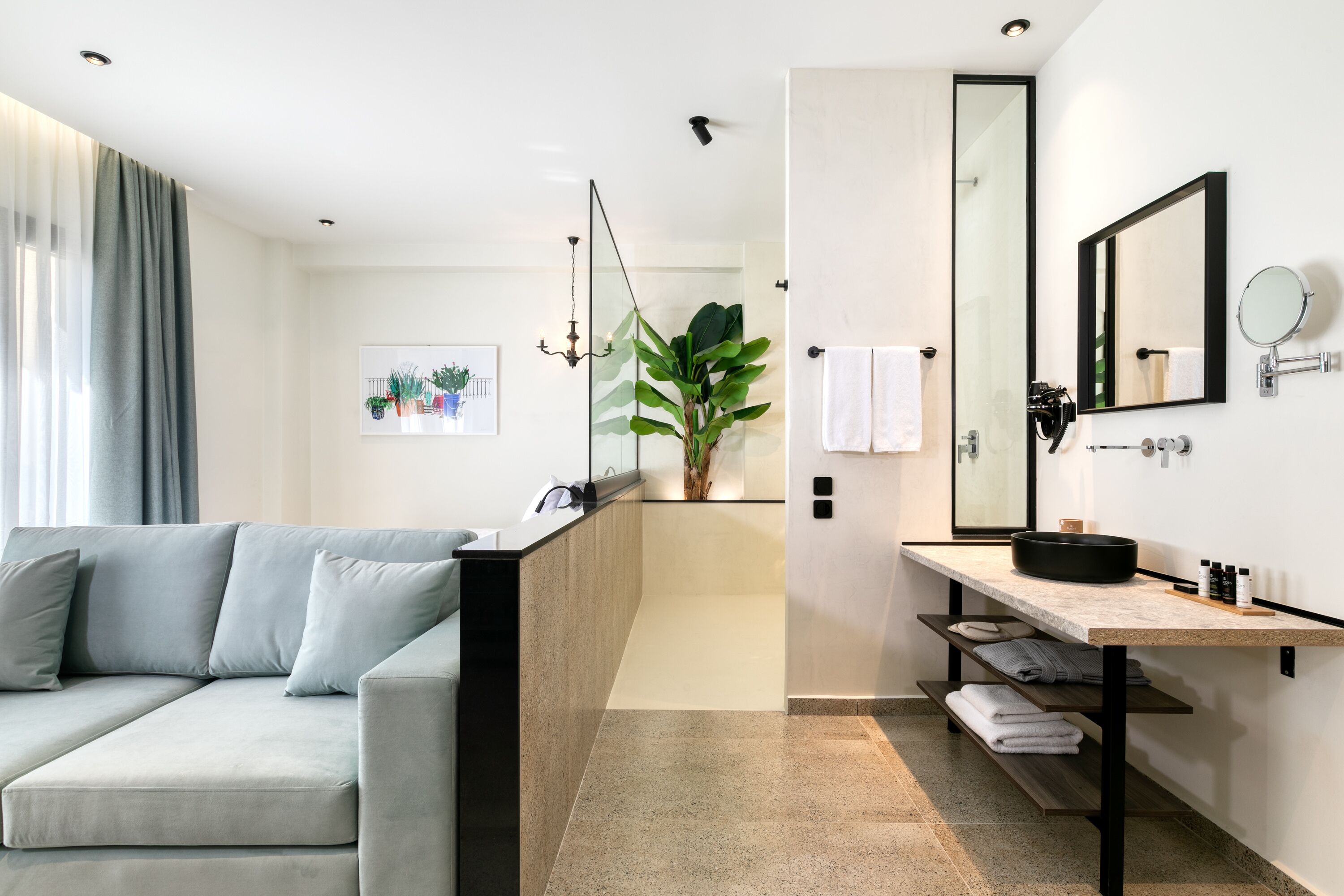 deluxe double room | bathroom | free toiletries, hair dryer, bathrobes, slippers