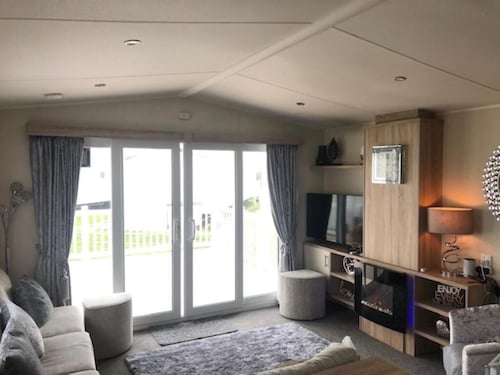 Lovely Holiday Home - Romney Sands by the Sea