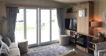 Lovely Holiday Home - Romney Sands by the Sea