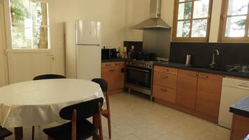 Réfrigérateur, micro-ondes, four, lave-vaisselle