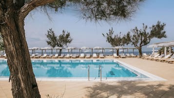 Alberca al aire libre por temporada