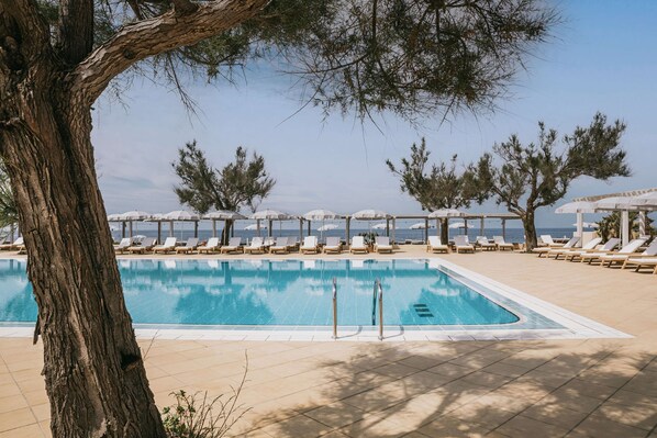 Seasonal outdoor pool