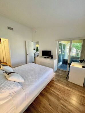 3 bedrooms, desk, iron/ironing board, travel cot