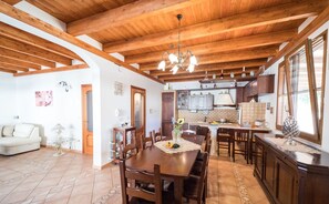 Comfort Villa, 2 Bedrooms | Private kitchen