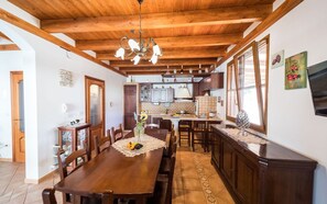 Villa Confort, 2 chambres | Cuisine privée | Grand réfrigérateur, four, plaque de cuisson