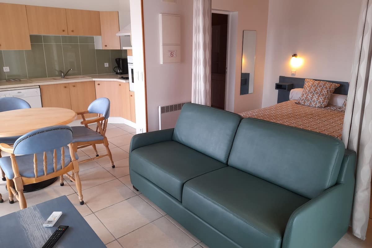 Televisión de pantalla plana de 92 cm con canales digitales