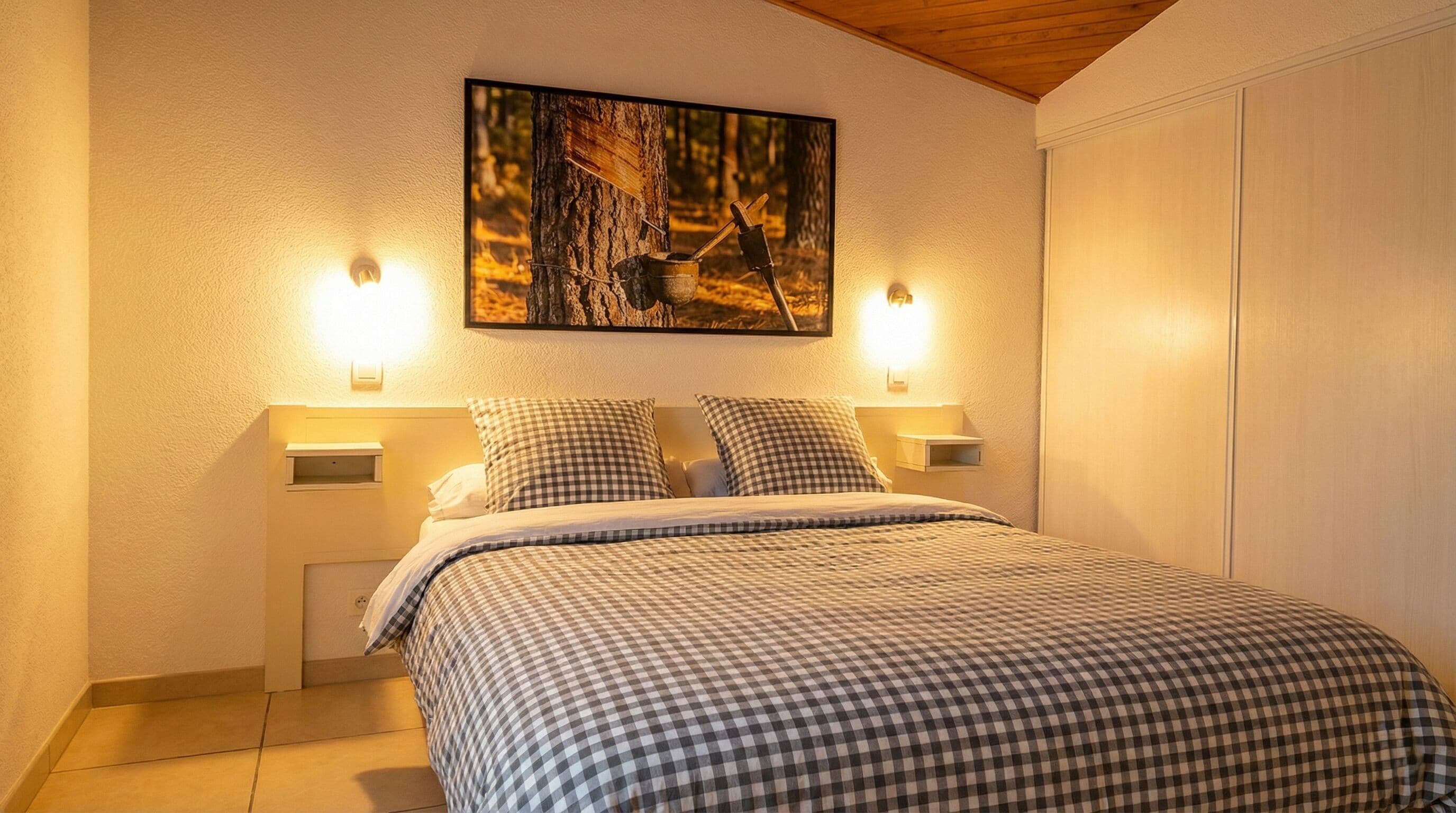 Standard Studio, 1 Queen Bed | Premium bedding, individually furnished, blackout curtains