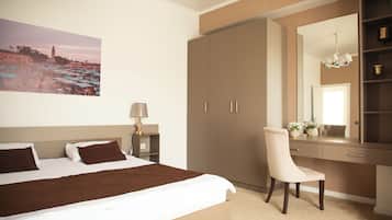 1 bedroom, premium bedding, down duvets, minibar