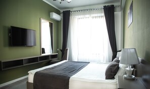 Deluxe Apartment, 2 Bedrooms | Egyptian cotton sheets, premium bedding, down comforters, pillowtop beds