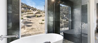 Desert Ridge - Hot Tub, Fire Pit, Outdoor Shower!