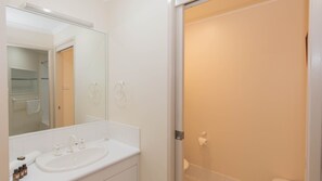 Duschwanne, Handtücher