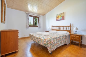 6 chambres, fer et planche à repasser, Wi-Fi gratuit, draps fournis