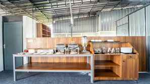 Dining - Treebo Petals Suites Marine Drive (Kanayannur)