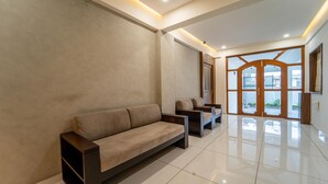 Unclassified image, 3 of 52, button - Treebo Petals Suites Marine Drive (Kanayannur)