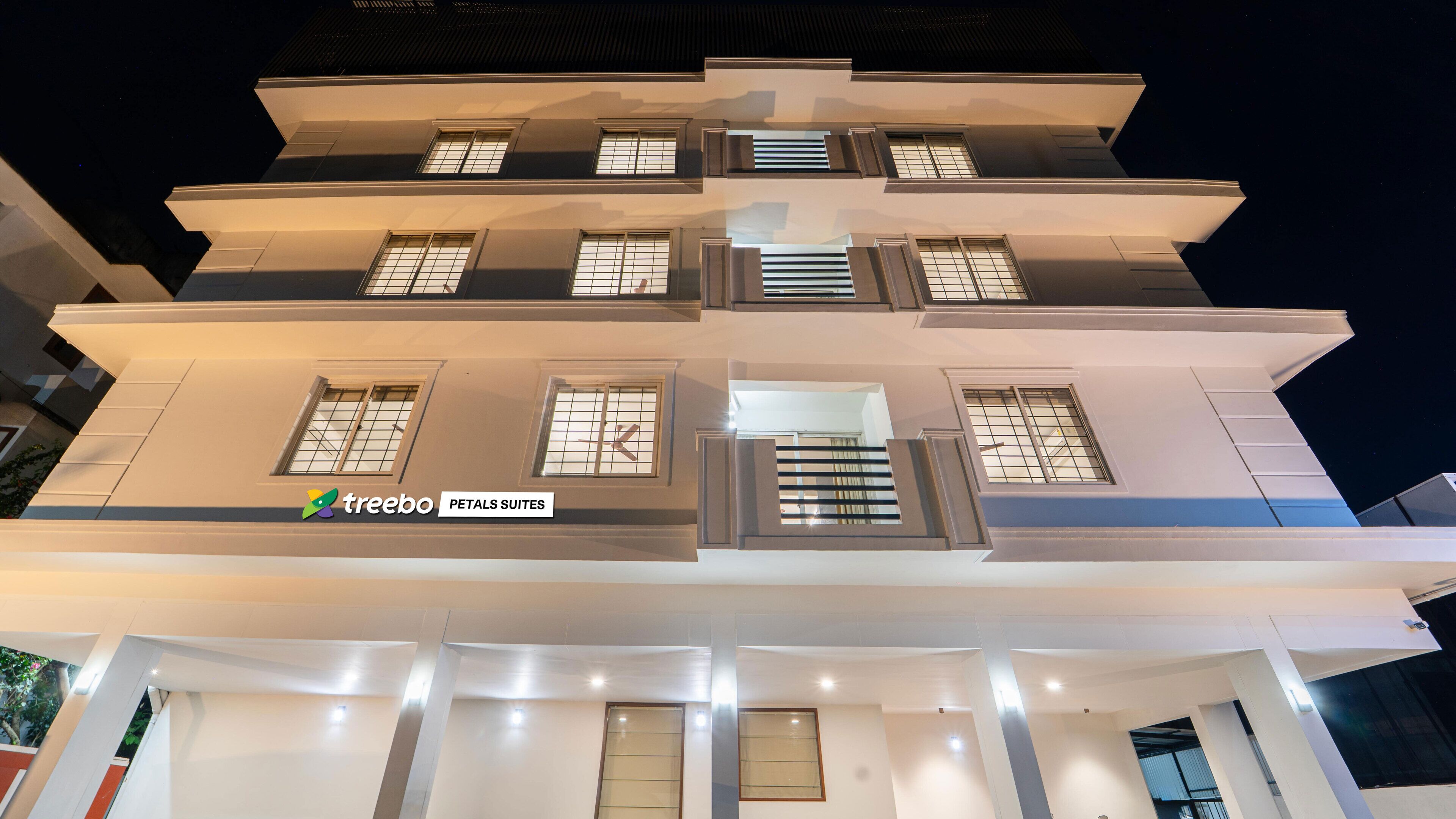 Photo - Treebo Petals Suites Marine Drive