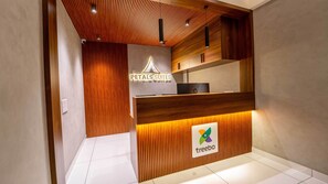 Reception - Treebo Petals Suites Marine Drive (Kanayannur)