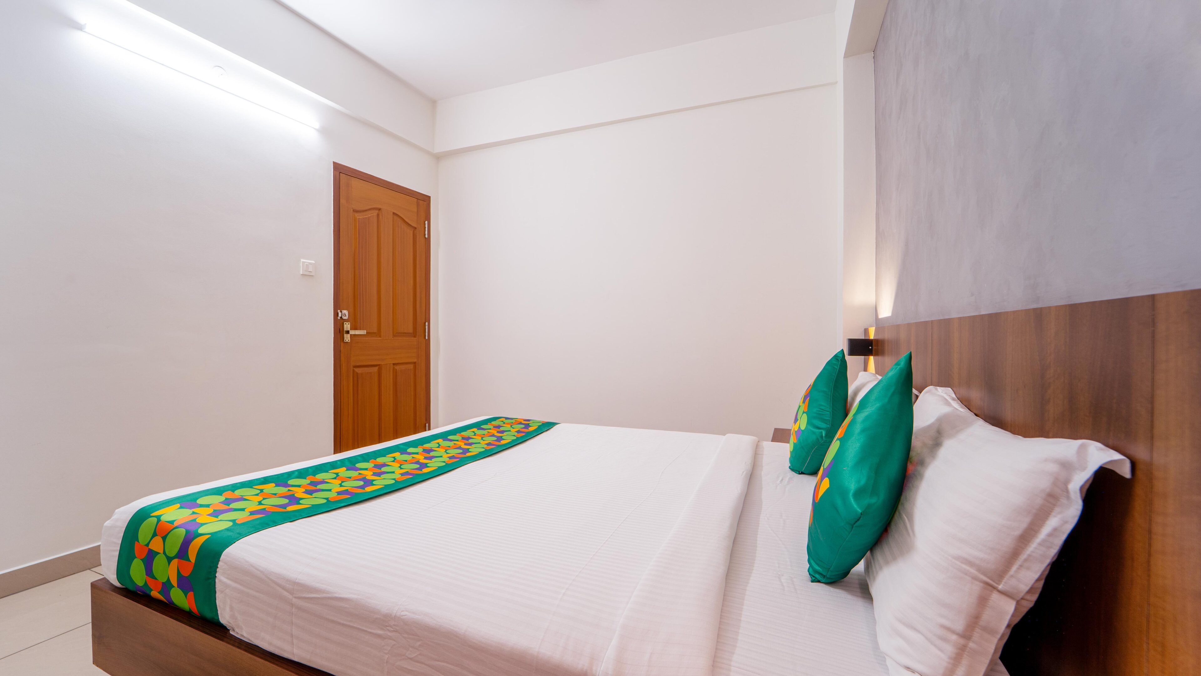 Photo - Treebo Petals Suites Marine Drive