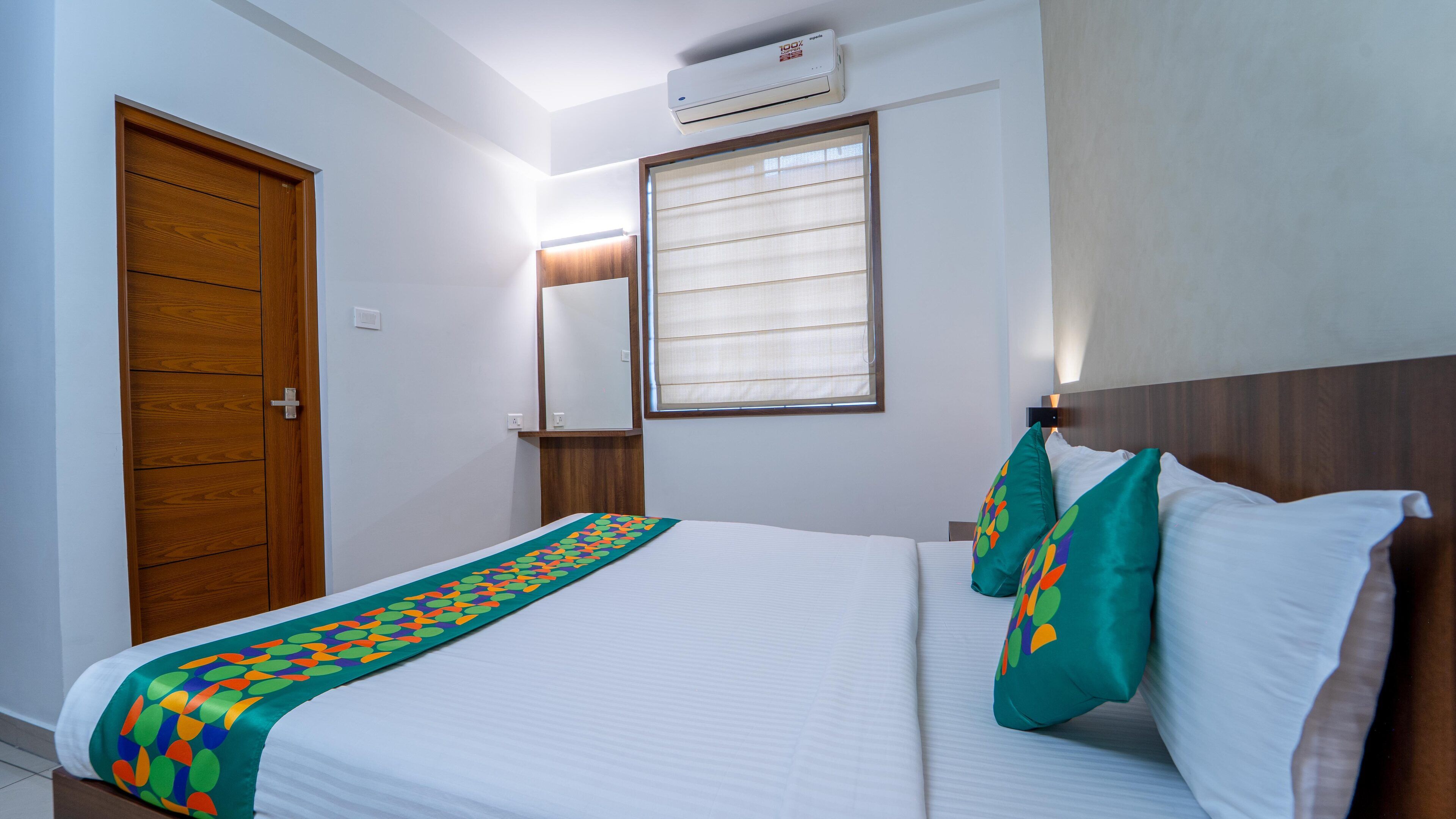 Photo - Treebo Petals Suites Marine Drive