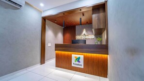 Reception - Treebo Petals Suites Marine Drive (Kanayannur)