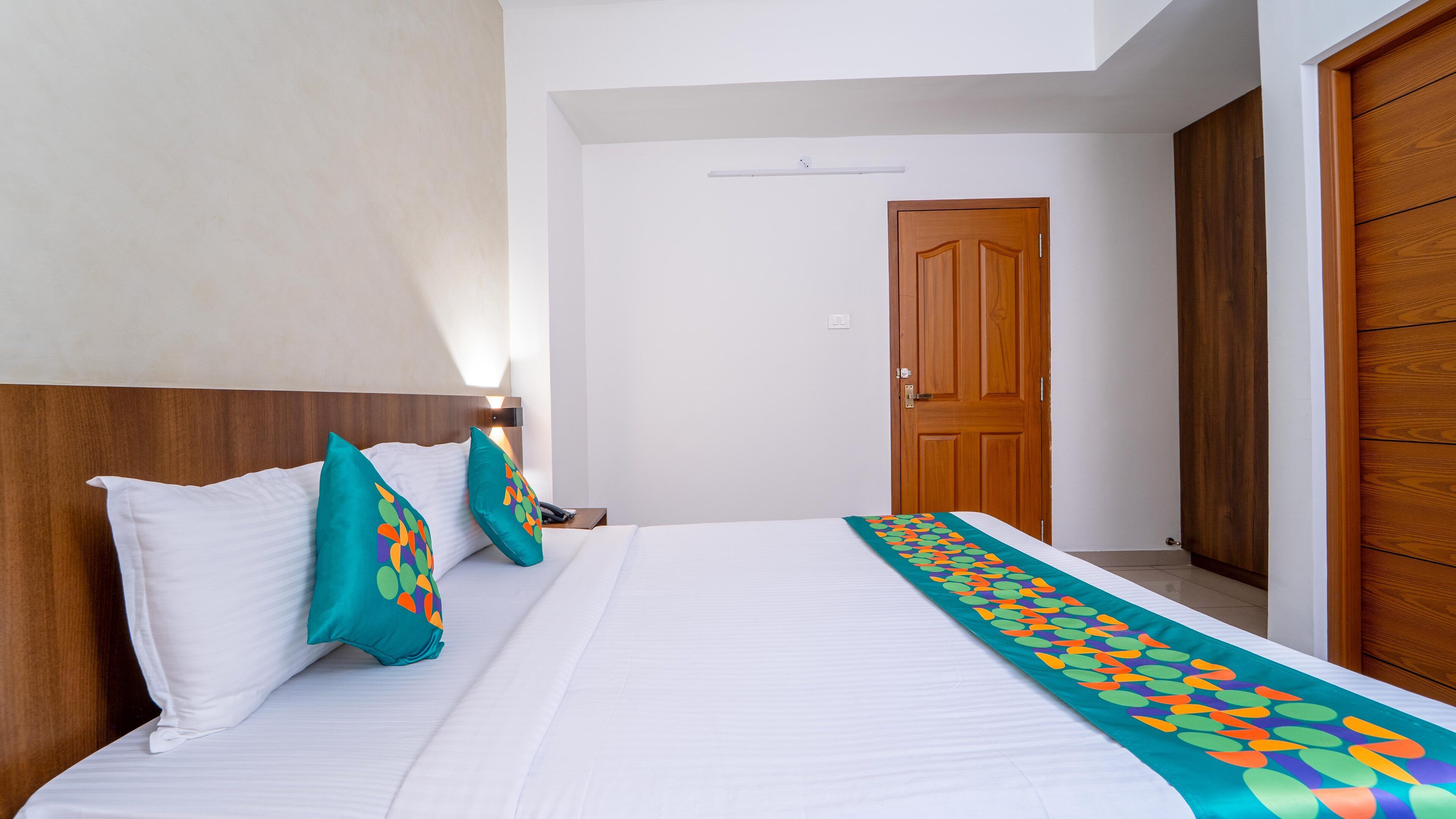 Photo - Treebo Petals Suites Marine Drive