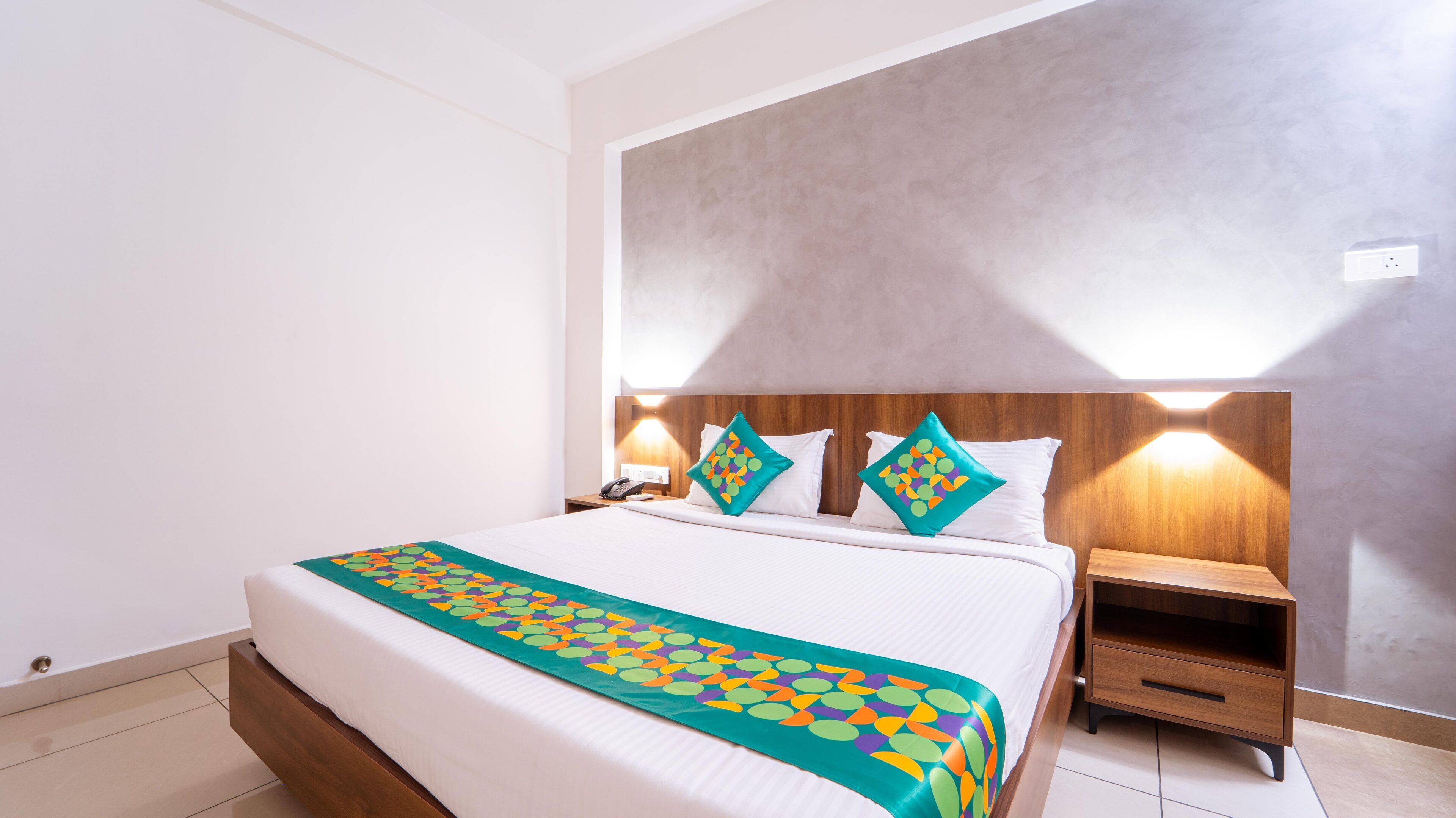 Photo - Treebo Petals Suites Marine Drive