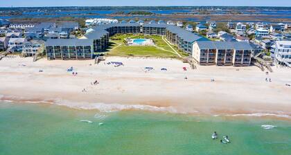 Oceanview Surf Condo 517 with Pool & Beach Access