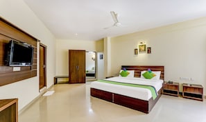 Iron/ironing board, free WiFi, bed sheets