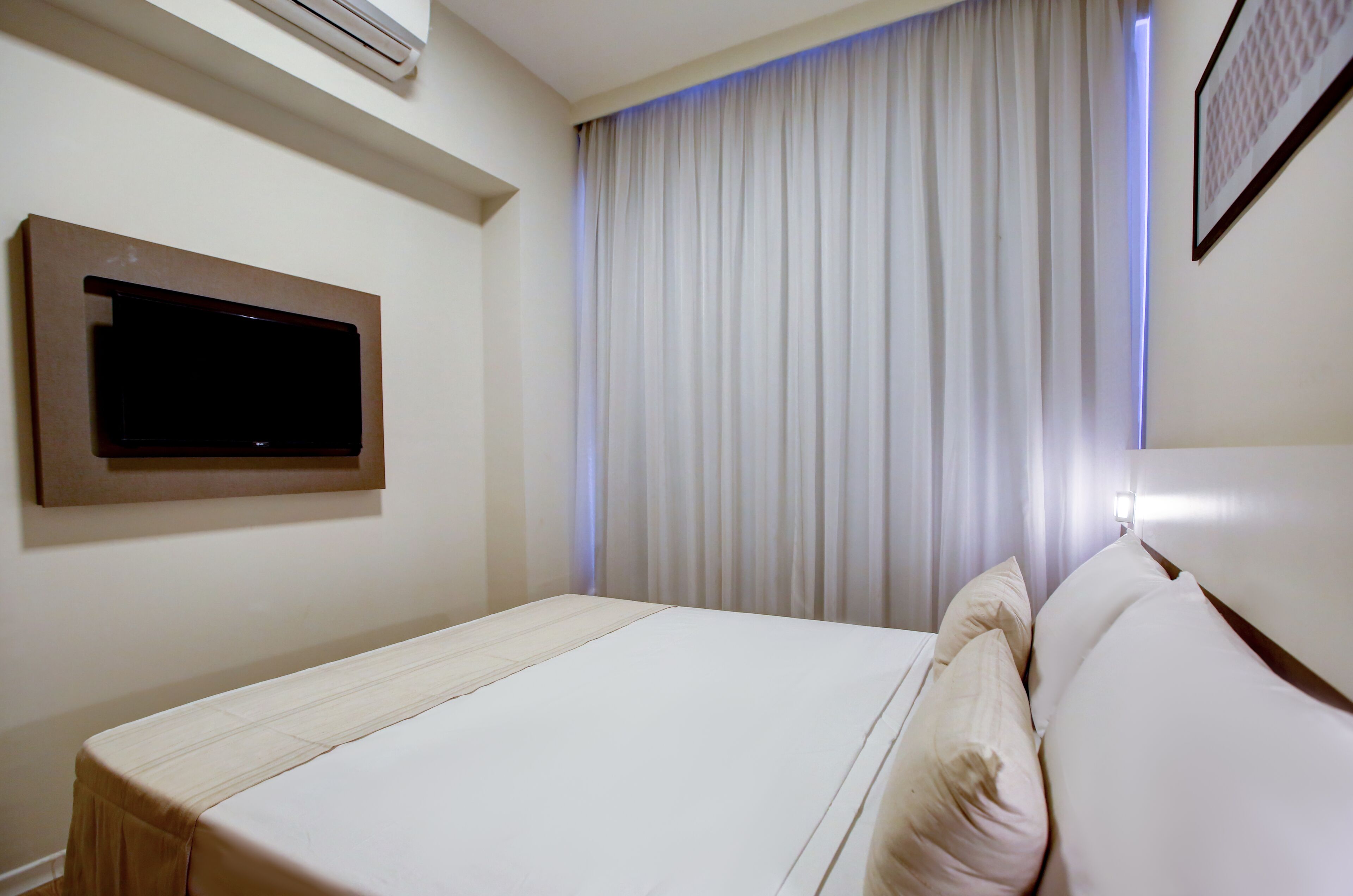 standard double room | minibar, in-room safe, blackout curtains, iron/ironing board