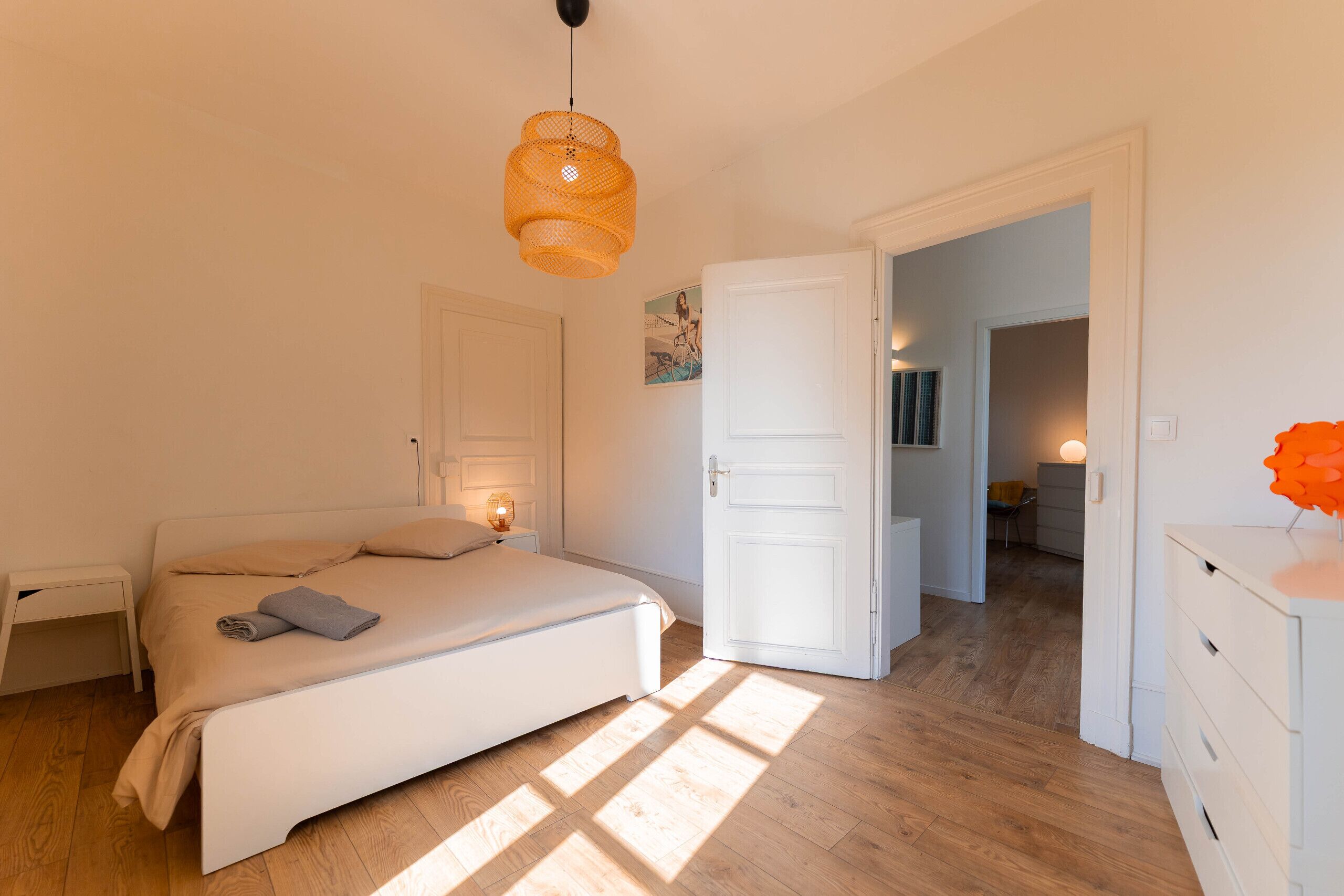 2 chambres, fer et planche à repasser, Wi-Fi gratuit, draps fournis