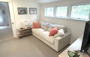 Living area - Updated Vacation Home Close to Town and Beaches (2221) (Orleans)