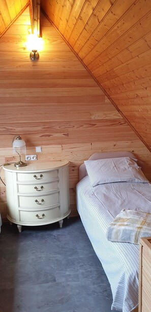 3 dormitorios, tabla de planchar con plancha, wifi gratis y ropa de cama