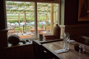 Electric kettle - The Fleet (Tewkesbury)