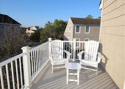 Broadkill Beach Beauty! This is truly a terrfic beach house.