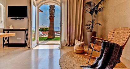 Luxury Seafront Villa Stone Castle Brac with Pool