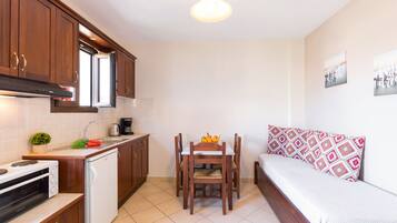 Apartment | Living area | 32-inch flat-screen TV with digital channels, TV