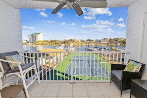 Condo, 2 Bedrooms | Property grounds