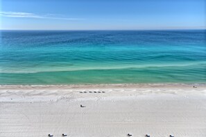 Condo, 2 habitaciones | Playa | En la playa 
