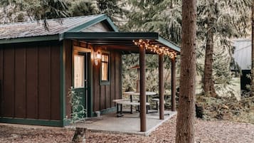 Cabin, 1 Bedroom | Property grounds