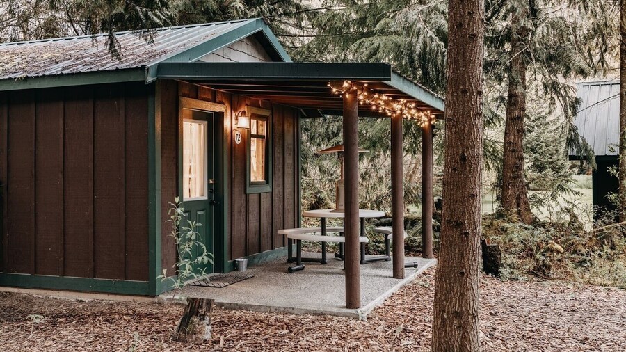 72mf - Rustic - Pets Ok - Sleeps 2 1 Bedroom Cabin by Redawning