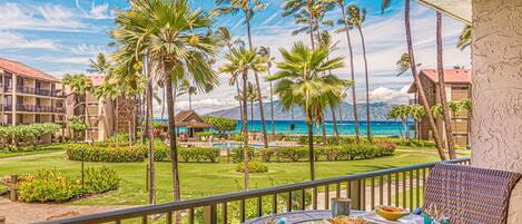 Studio | Outdoor dining