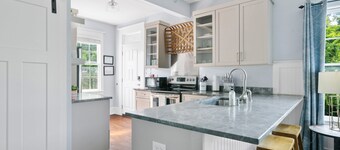 2nd Floor Suite 3BR 2BA | Close to Michelin Restaurants