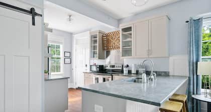 Blackberry Suite 3BR 2BA | Steps to King St!