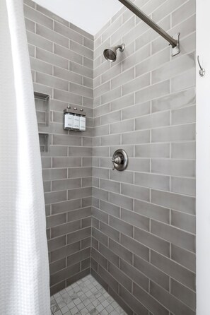 Shower, hair dryer, towels, shampoo - 2nd Floor Suite 3BR 2BA | Close to Michelin Restaurants (Charleston)